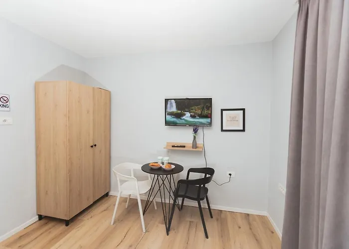 - Steps Form New Bazaar * Tirana