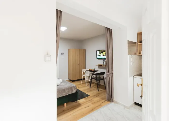 - Steps Form New Bazaar * Tirana