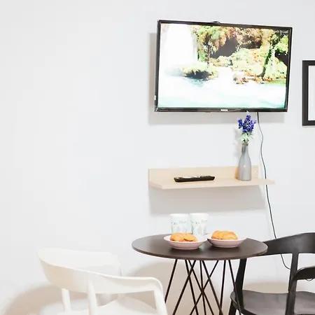 - Steps Form New Bazaar * 地拉那