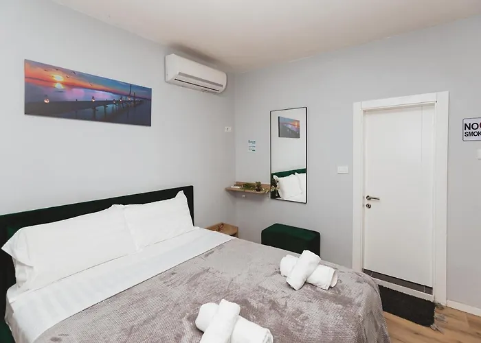 - Steps Form New Bazaar Apartament Tirana